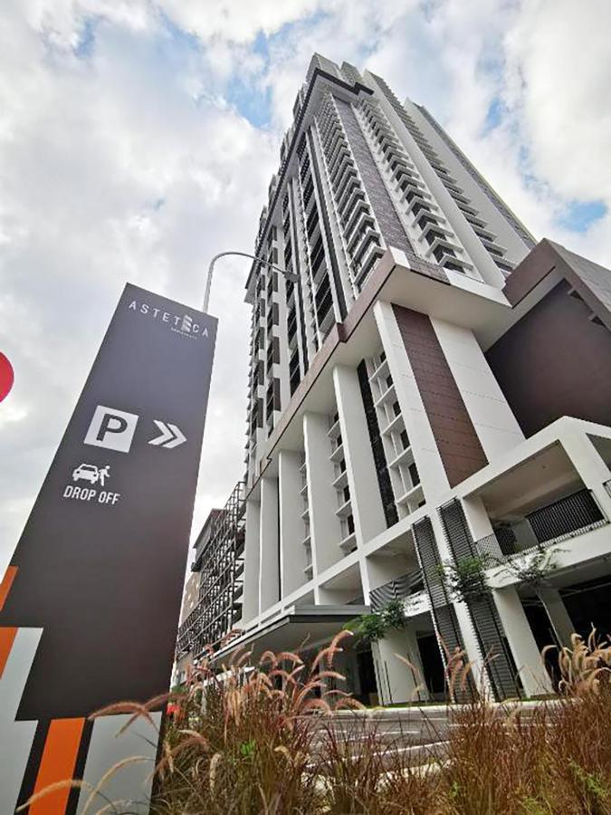 Mines Astetica Lake View Condo Seri Kembangan V1 ภายนอก รูปภาพ