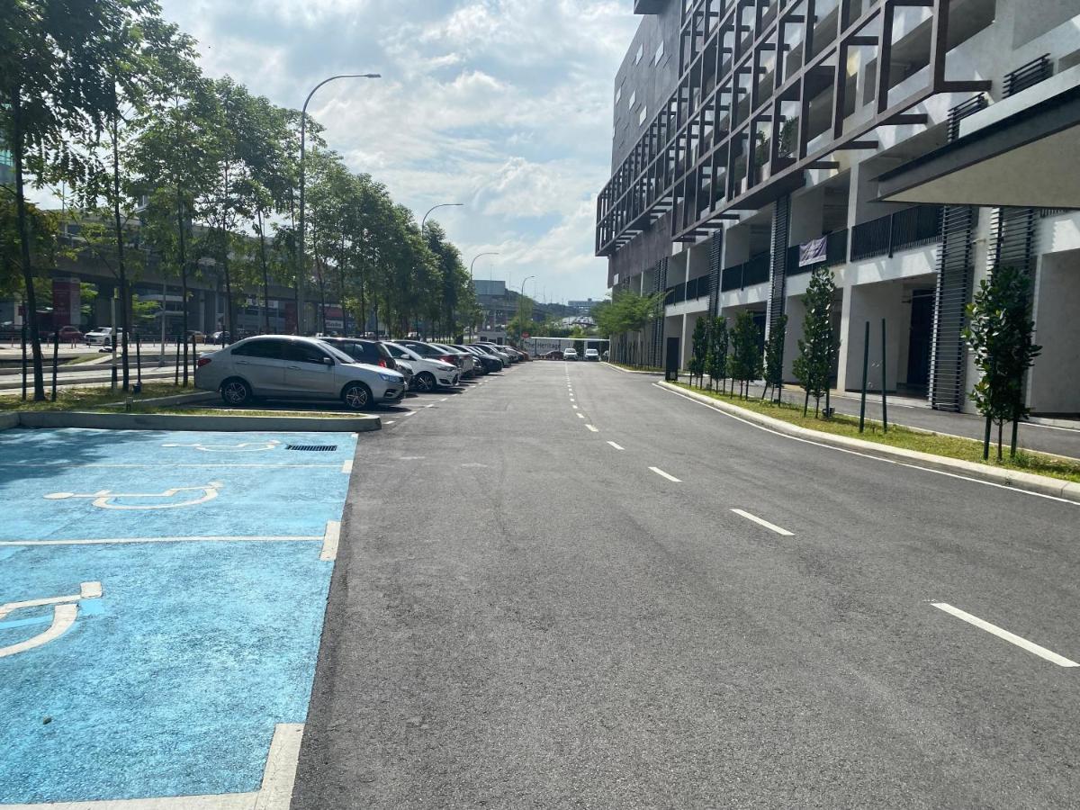 Mines Astetica Lake View Condo Seri Kembangan V1 ภายนอก รูปภาพ